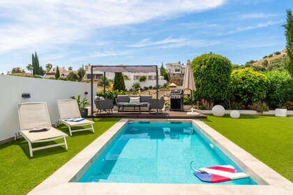 Cluster house for sale in Cerros Del Lago, Marbella, Málaga. 