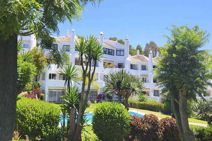 Apartment for sale in Calahonda, Mijas, Málaga. 