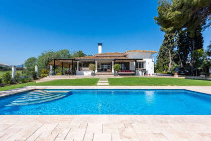 Řadový dům na prodej v San Pedro de Alcántara, Marbella, Málaga. 
