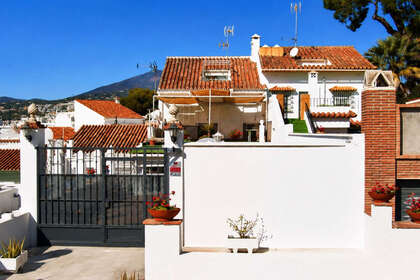 Huse til salg i Nueva andalucia, Málaga. 
