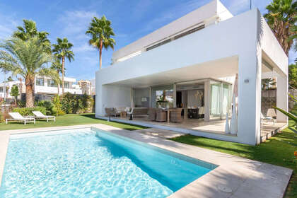 Klynge huse til salg i Río Real, Marbella, Málaga. 