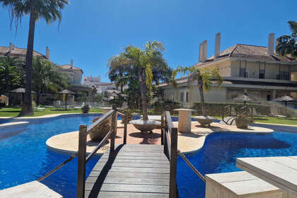Apartment for sale in Nueva andalucia, Málaga. 