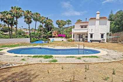 Таунхаус Продажа в Calahonda, Mijas, Málaga. 