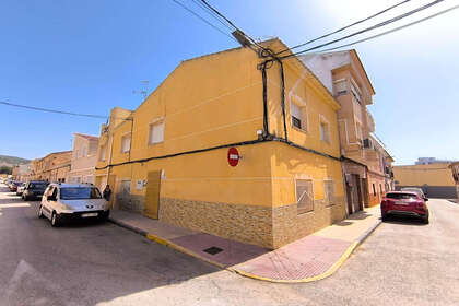 Domy na prodej v Pinoso, Alicante. 