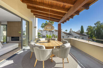 Apartmány na prodej v Puerto Banús, Marbella, Málaga. 