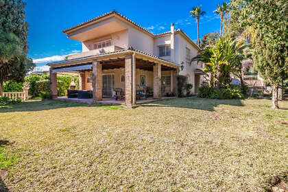 Cluster house for sale in Calahonda, Mijas, Málaga. 