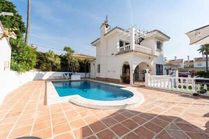 Cluster house for sale in Calahonda, Mijas, Málaga. 