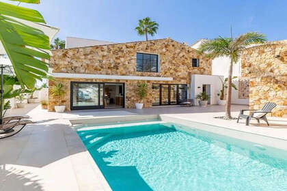 Cluster house for sale in Estepona, Málaga. 