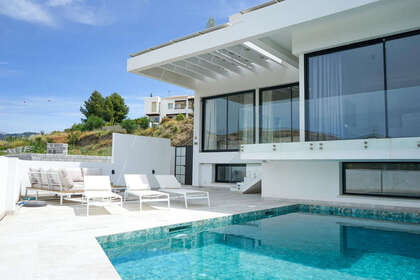 Cluster house for sale in Benahavís, Málaga. 