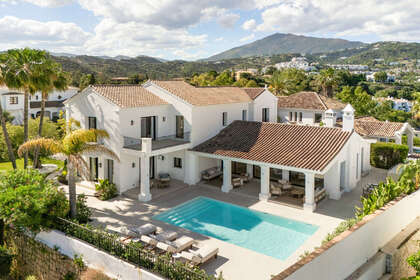 Cluster house for sale in Benahavís, Málaga. 