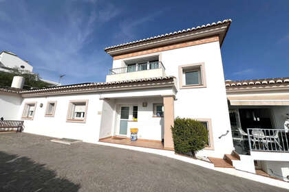 Cluster house for sale in La Sierrezuela, Mijas, Málaga. 
