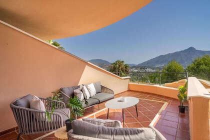 Apartment for sale in Nueva andalucia, Málaga. 