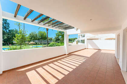 Apartment for sale in Torrequebrada, Benalmádena, Málaga. 