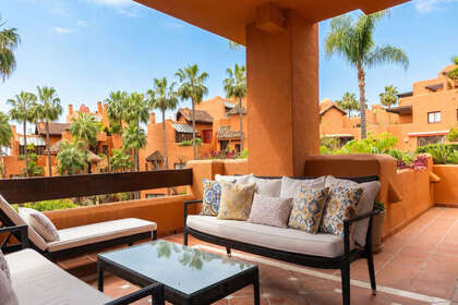 Apartment for sale in Nueva andalucia, Málaga. 