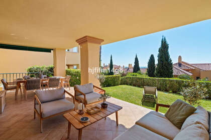 Apartment for sale in Nueva andalucia, Málaga. 