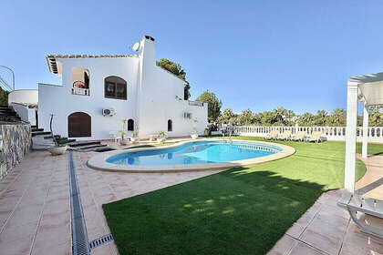 Casa Cluster venda em Villamartín, Alicante. 