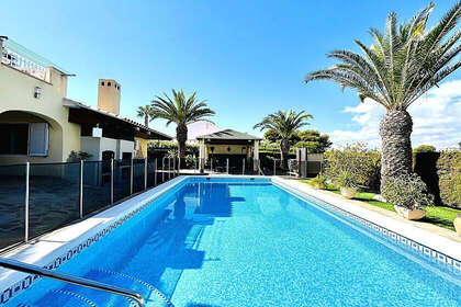 Casa Cluster venda em Cabo Roig, Alicante. 