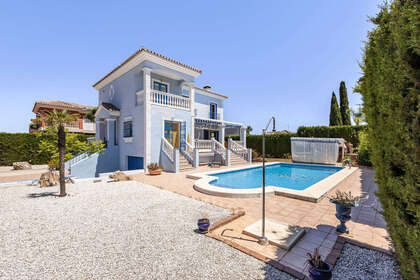 Casa Cluster venda em Coín, Málaga. 