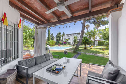 Huse til salg i Nueva andalucia, Málaga. 