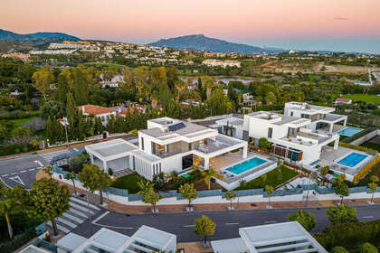 Klynge huse til salg i Cancelada, Estepona, Málaga. 