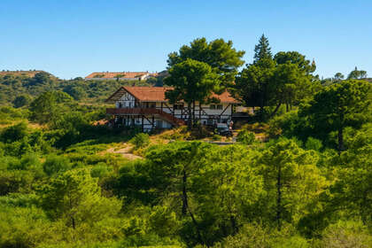 Cluster house for sale in Benahavís, Málaga. 