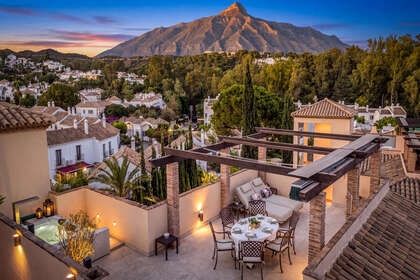 Apartmány na prodej v Nueva andalucia, Málaga. 
