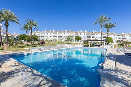 Apartmány na prodej v Nueva andalucia, Málaga. 