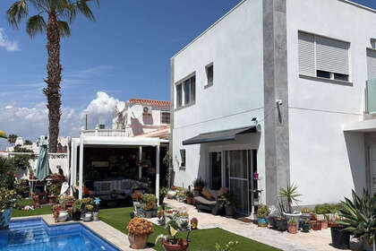 Таунхаус Продажа в Torrevieja, Alicante. 