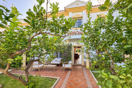 Maison de ville vendre en Calahonda, Mijas, Málaga. 