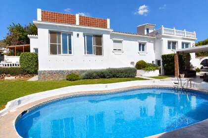Maison de ville vendre en Benalmádena, Málaga. 