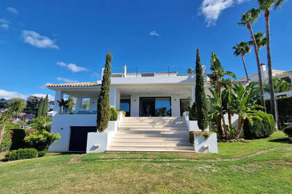 Maison de ville vendre en Nueva andalucia, Málaga. 