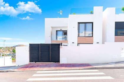 联排别墅 出售 进入 Benijófar, Alicante. 