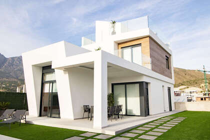 联排别墅 出售 进入 Finestrat, Alicante. 
