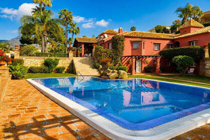 联排别墅 出售 进入 Torrequebrada, Benalmádena, Málaga. 