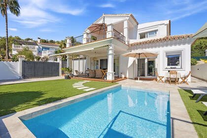 Maison de ville vendre en Cerros Del Lago, Marbella, Málaga. 