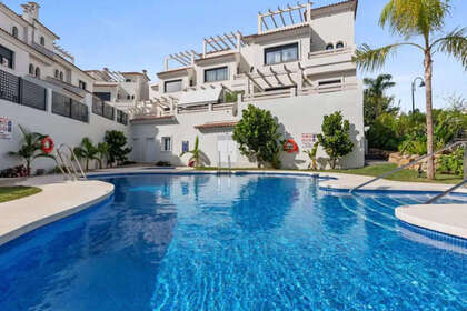 Maison de ville vendre en El Paraiso, Estepona, Málaga. 