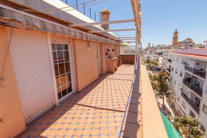 耳房 出售 进入 Estepona, Málaga. 