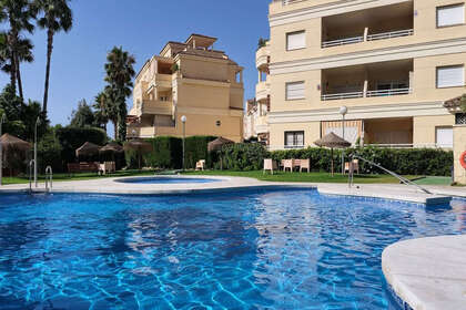 酒店公寓 出售 进入 Torrequebrada, Benalmádena, Málaga. 