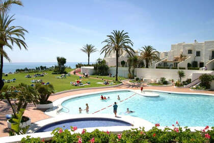 酒店公寓 出售 进入 Puerto Banús, Marbella, Málaga. 