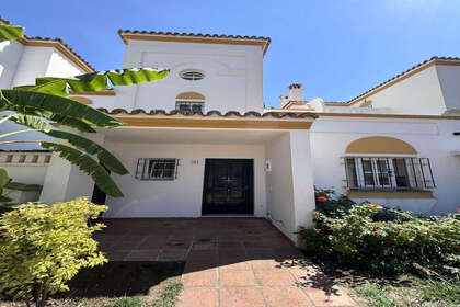 房子 出售 进入 Estepona, Málaga. 