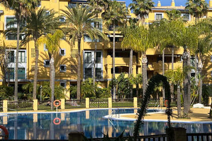 酒店公寓 出售 进入 San Pedro de Alcántara, Marbella, Málaga. 