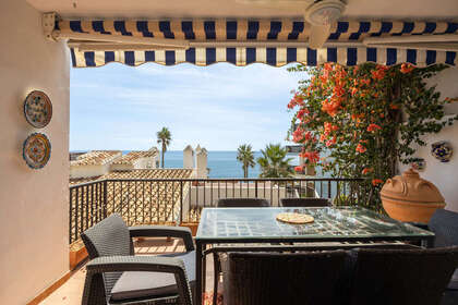 Apartment for sale in Calahonda, Mijas, Málaga. 