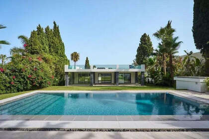 Cluster house for sale in Nagüeles, Marbella, Málaga. 