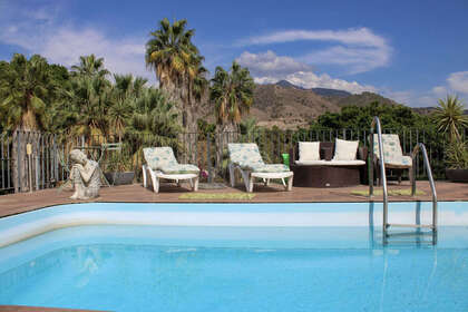 Chalet Adosado venta en Nerja, Málaga. 