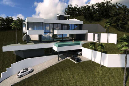 Parcela/Finca venta en Altos de Los Monteros, Marbella, Málaga. 