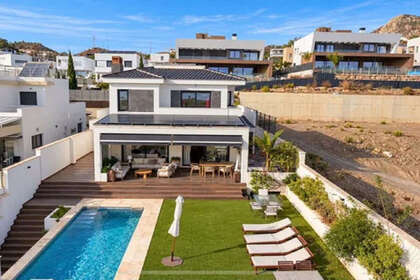 Chalet Adosado venta en Vélez-Málaga. 