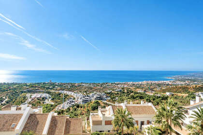 Ático venta en Altos de Los Monteros, Marbella, Málaga. 