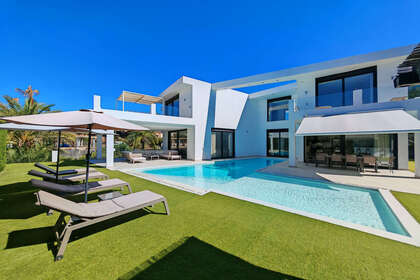 Chalet Adosado venta en Marbella, Málaga. 