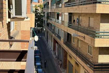 Flat for sale in Barrio de la Cruz, Granada. 