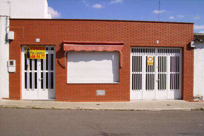 Commercial premise for sale in Almendralejo, Badajoz. 